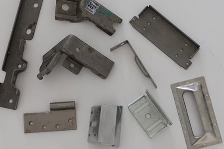 五金彈片的材質(zhì)有哪些，使用壽命多長(zhǎng)？